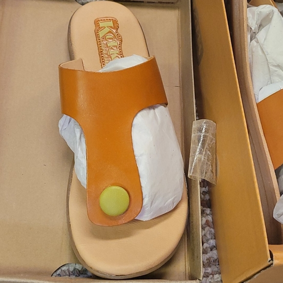 Sandals - Picture 2 of 6